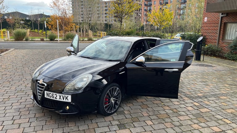 Alfa Romeo, 1.4L Sportiva Turbo Petrol GIULIETTA, Hatchback, 2012, Manual, 1368 (cc), 5 doors