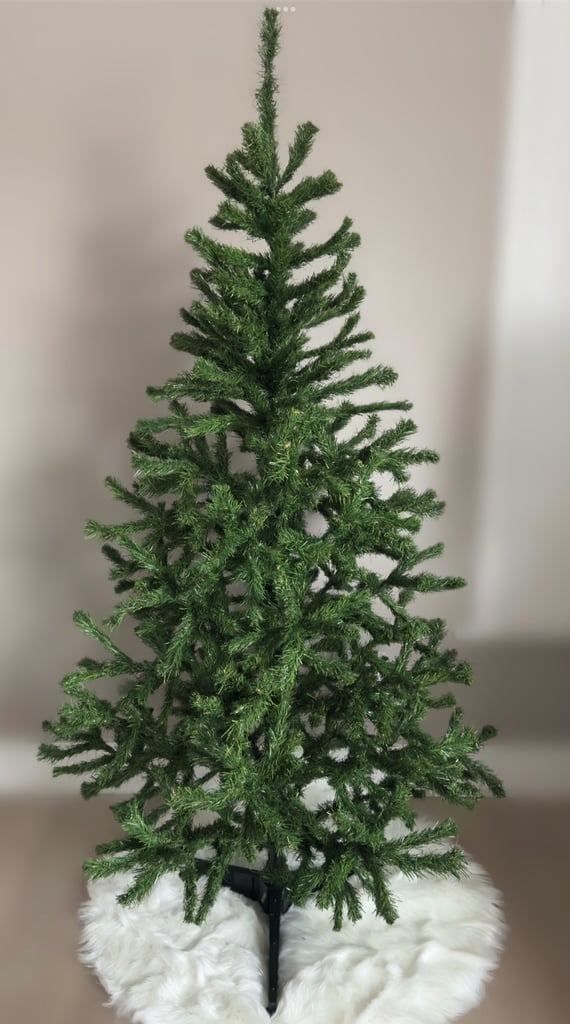 image for 🌲 6 foot green Christmas tree - includes stand, 150 lights, transformer and spare bulbs