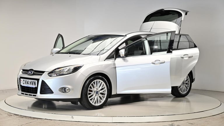 2014 Ford Focus 1.6 TDCi Zetec Euro 5 (s/s) 5dr HATCHBACK Diesel Manual
