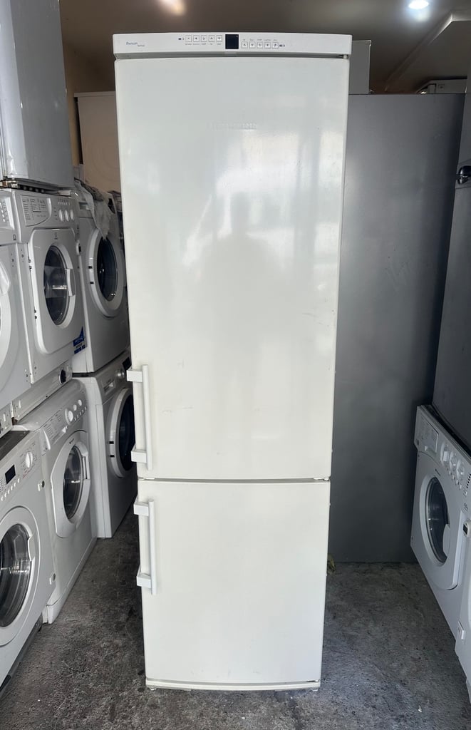 LIEBHERR CN8866 NICE FRIDGE & FREEZER WITH WARRANTY  