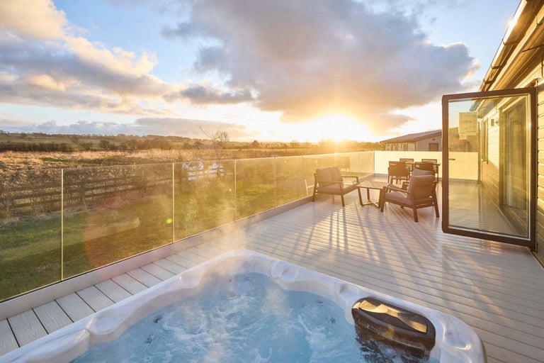SAVE £50,000!!! Fabulous Luxury Lodge on Five Star Holiday Park, Hexham, Northumberland 