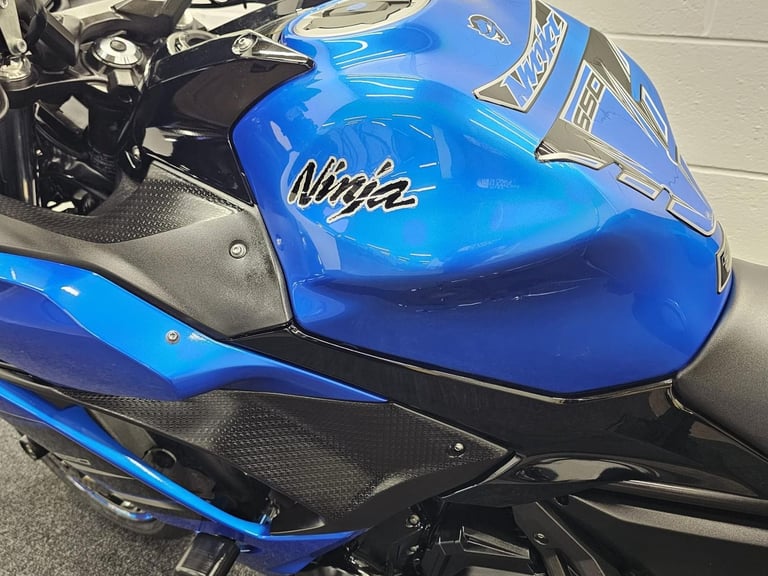 KAWASAKI NINJA 650 ** BLACK WIDOW - CRASH PROTECTORS - JUNE 26 MOT **