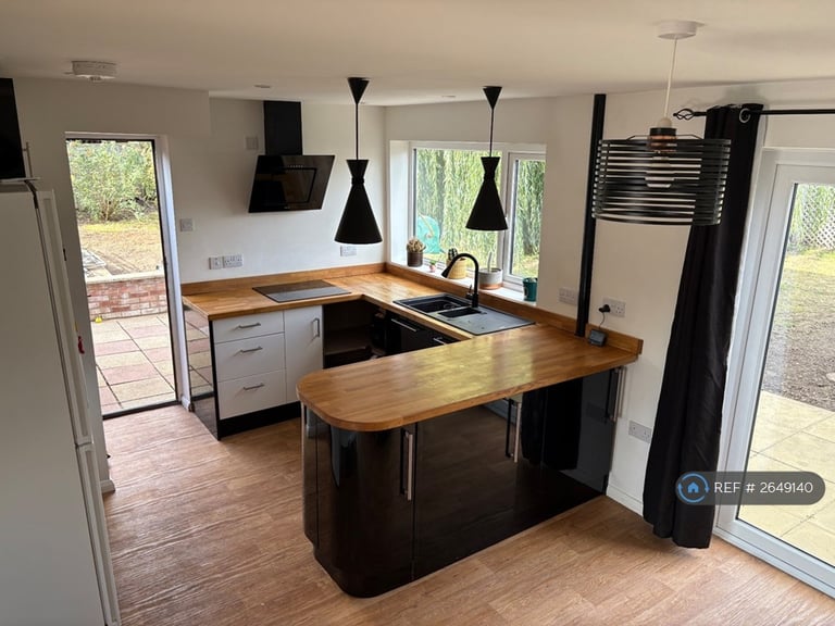 3 bedroom house in Baccara Grove, Bletchley, Milton Keynes, MK2 (3 bed) (#2649140)