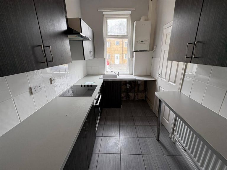 4 Bedroom House -BD5 near m606 