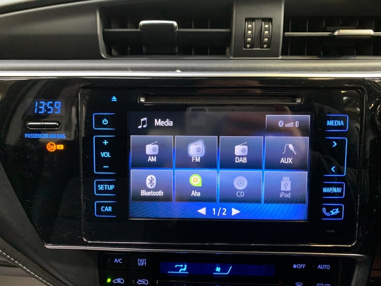 2018 Toyota Auris 1.8 VVT-h Design CVT Euro 6 (s/s) 5dr HATCHBACK Petrol/Electric Hybrid Automatic