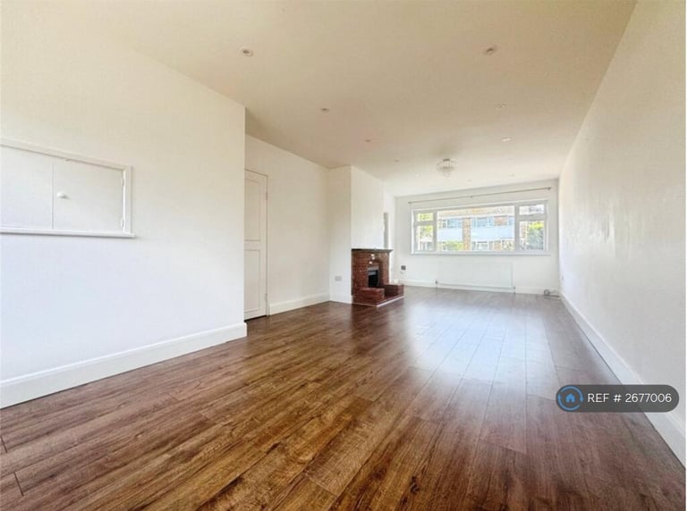 3 bedroom house in Hartsbourne Road, Earley, Reading, RG6 (3 bed) (#2677006)