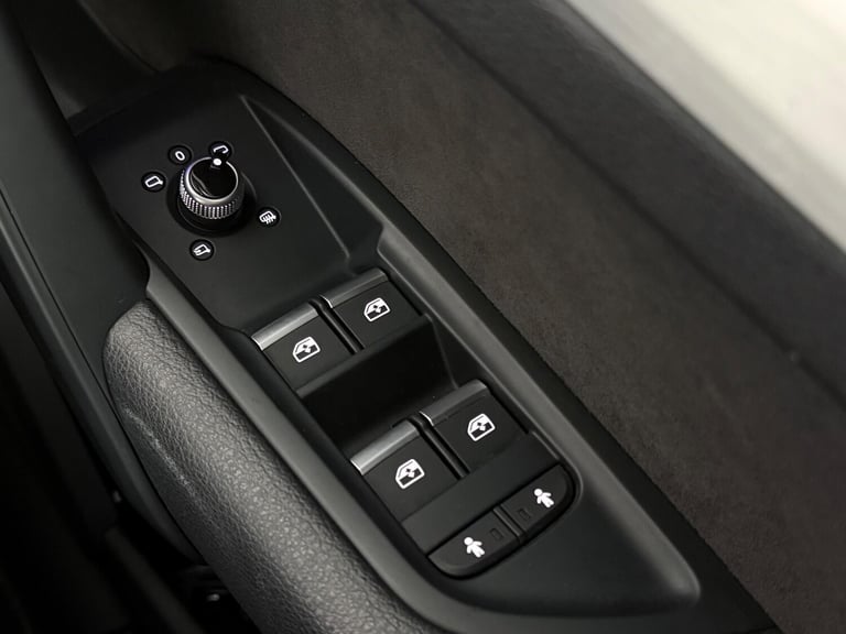 2017 Audi Q5 2.0T FSI Quattro S Line 5dr S Tronic ESTATE PETROL Automatic