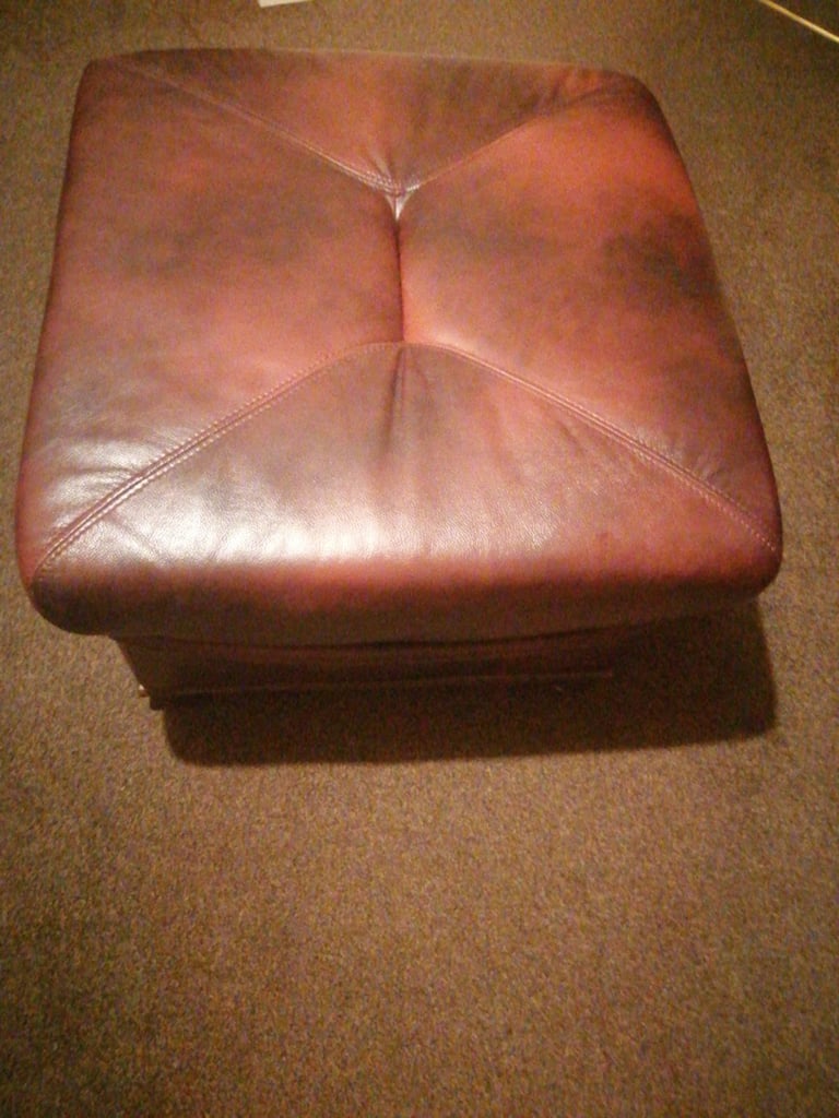 AS NEW SQUARE LEATHER LOOK PUFFA