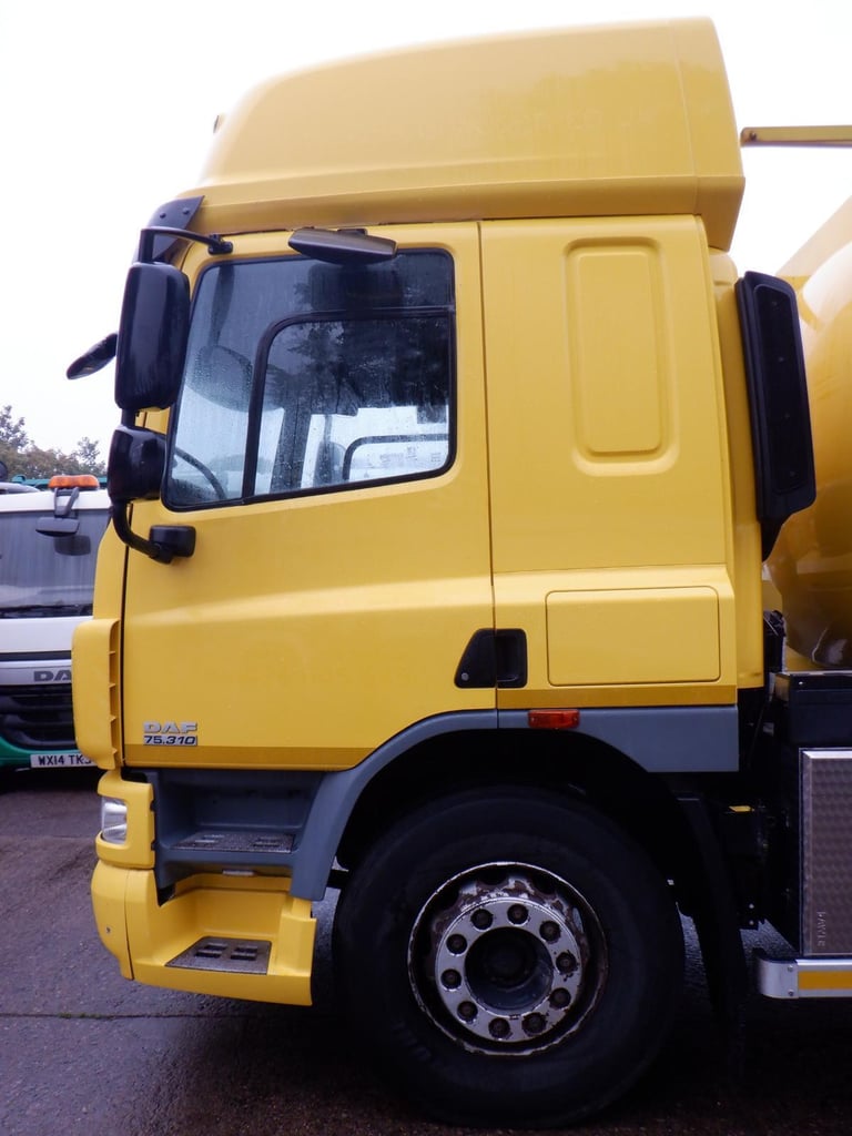2013 DAF CF75.310 6x2 Tanker