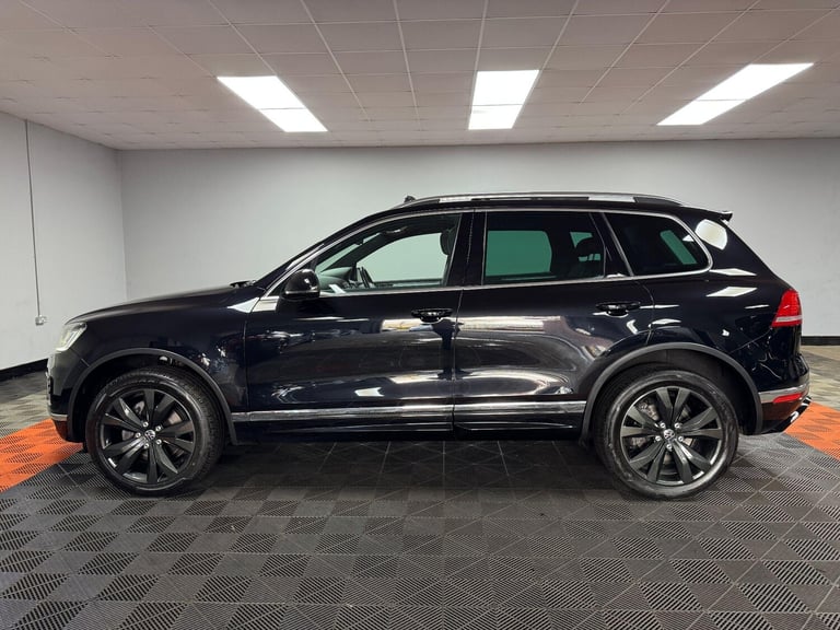 2015 Volkswagen Touareg 3.0 TDI V6 BlueMotion Tech R-Line Tiptronic 4WD Euro 6 (s/s) 5dr ESTATE D...
