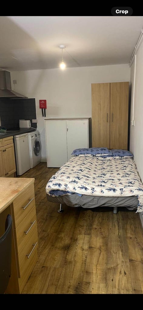 LOVEL DOUBLE ROOM AVAILABLE TO RENT IN HOVE CENTRE
