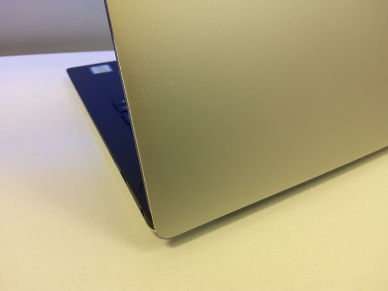 **DELL XPS 13 9380 - INTEL I7 8565U - 1TB SSD 16GB RAM - WINDOWS 11 - NEW BATTERY**