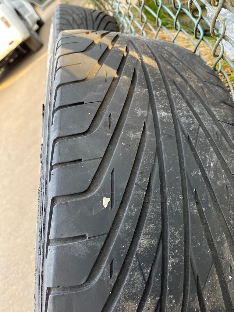 20” Alloy wheels with 255/35 ZR20 tyres.