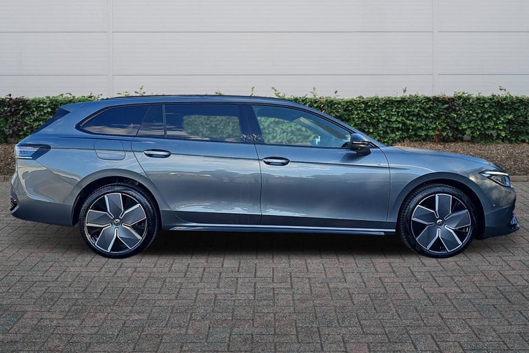 2025 Volkswagen Passat 1.5 TSI eHybrid Black Edition 5dr DSG ESTATE PETROL/ELECTRIC Automatic