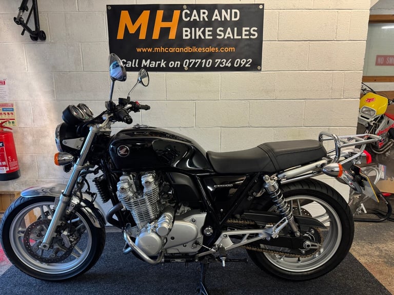 2013 Honda CB 1100 ADE  8300 MILES BLACK RETRO CLASSIC MOTORCYCLE Roadster Petrol Manual