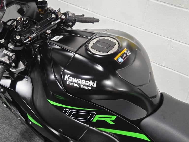 Kawasaki Ninja ZX-10R 1 OWNER! AKRAPOVIC EHXUAST! KRT REPLICA! FULL SERVICE