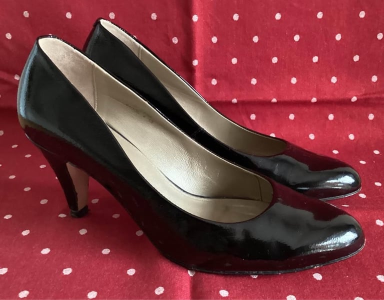 image for VAN DAL for M & S Size 6   BLACK 3” HEELS Patent HEELS.