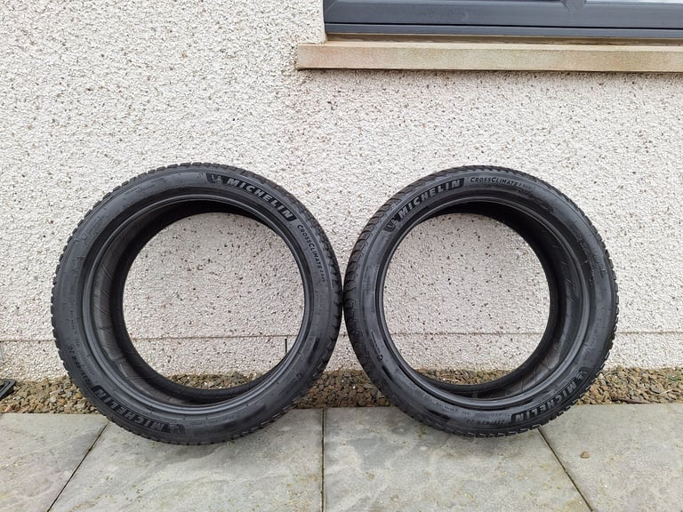 2 x Michelin Cross Climate Tyres 235/45/r20 100H