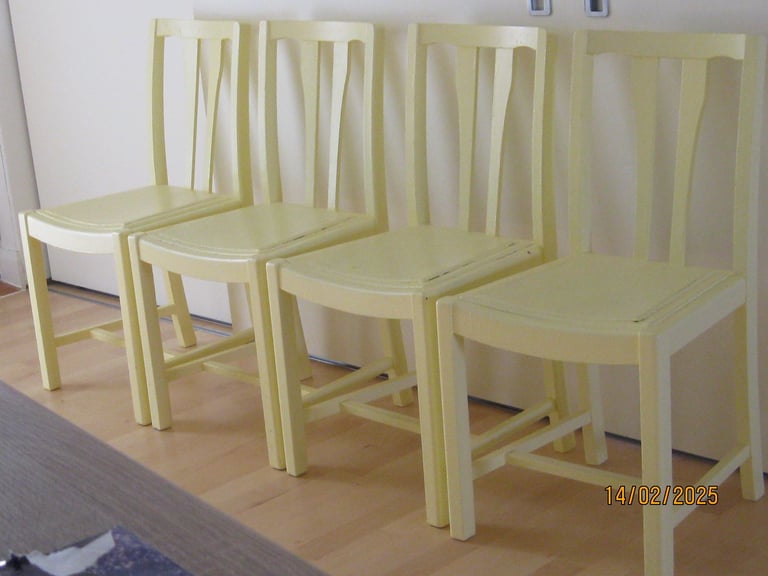 Smoked Glass Top Dinning Table with Painted Wood Base and 4 Painted Wood Chairs