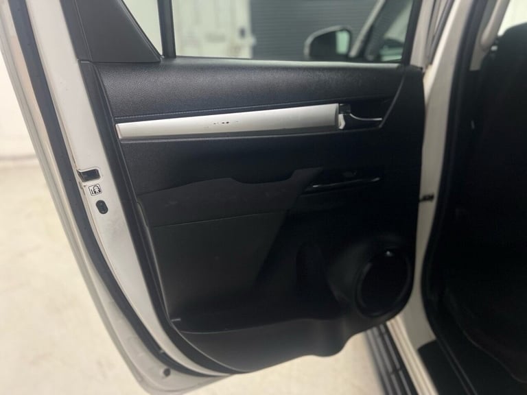 2022 Toyota Hilux 2.4 D-4D Icon Pickup Double Cab 4dr Diesel Manual 4WD Euro 6 (s/s) (150 ps) PIC...