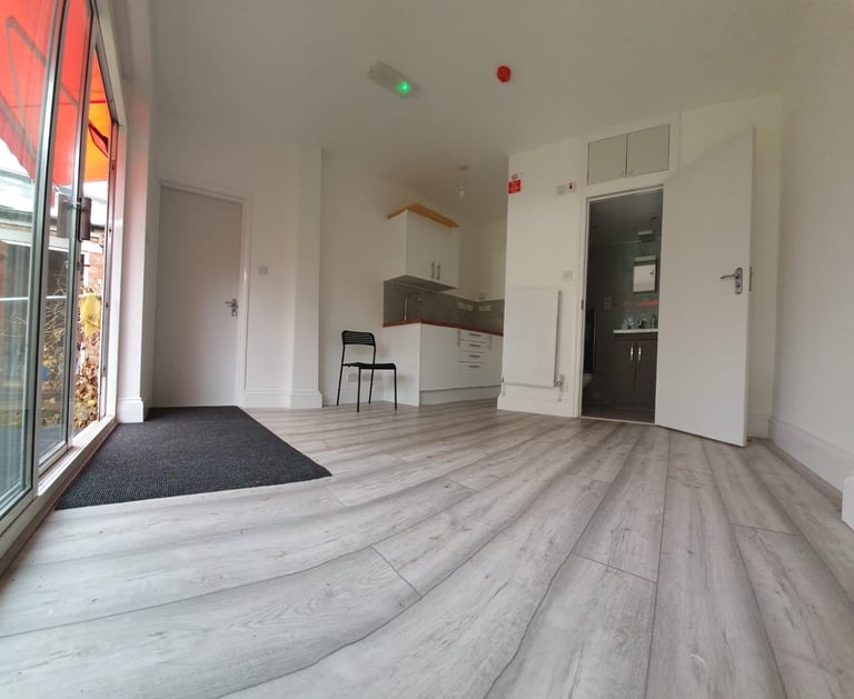 Large Double Studio with Garden next to Wembley Park station