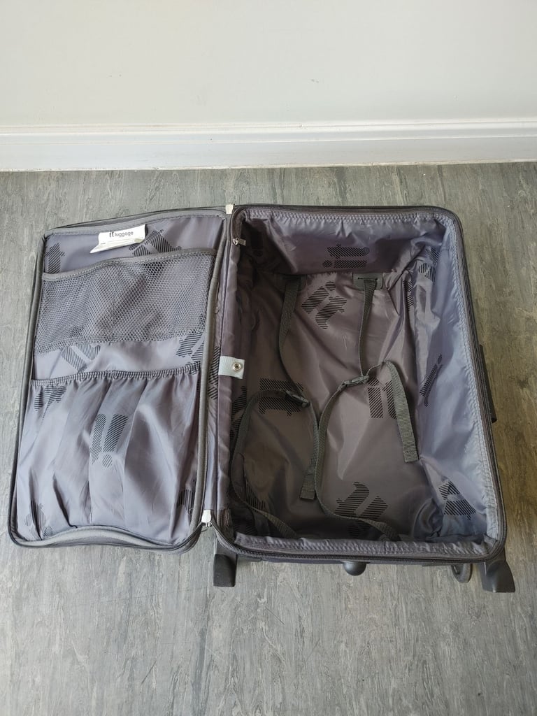 Suitcases cabin size 