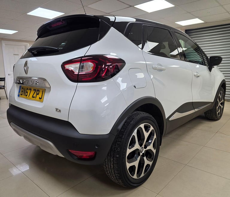 RENAULT CAPTUR 1.2 Signature X Nav TCe White Petrol 2017 WARRANTY 12 MONTHS MOT