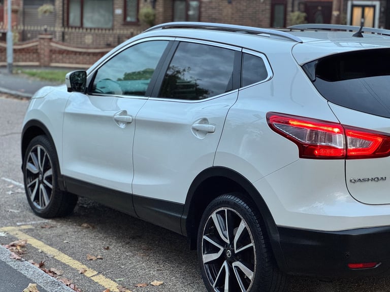 Nissan, QASHQAI, Hatchback, 2015, Manual, 1197 (cc), 5 doors