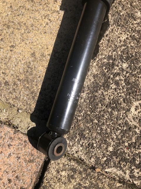  New rear shock absorber for Renault Clio 2005 to 2013 models