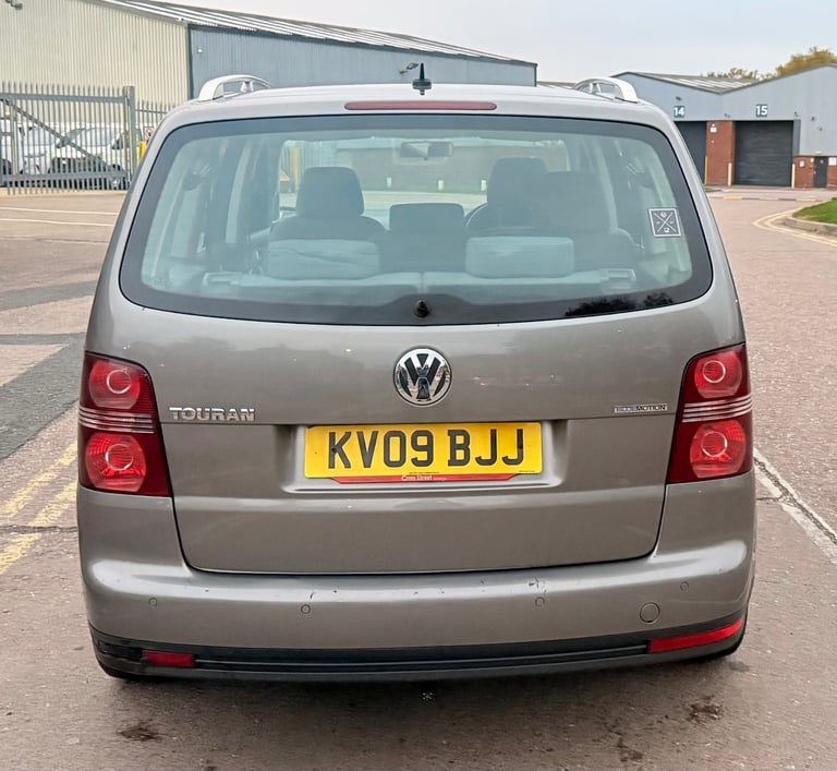 2009 (09) VOLKSWAGEN TOURAN 1.9 TDI SE BLUE-MOTION MPV 7 SEATER  