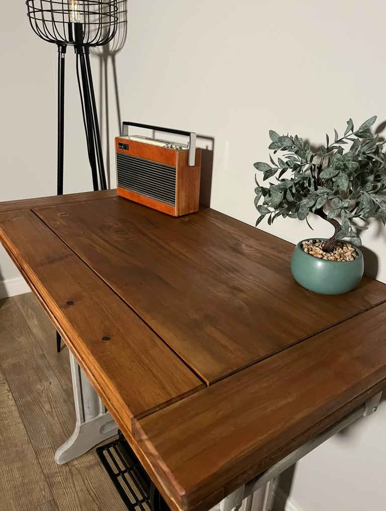 Stunning retro/industrial style fully refurbished Singer sewing machine/desk/console table
