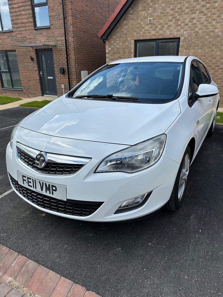2011 Vauxhall Astra 1.7 Diesel 3 Months Mot Full Service Excellent Condition Car