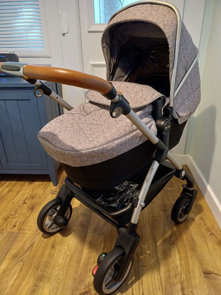 image for Silvercross Simplicity Pram and Car Seat Bundle