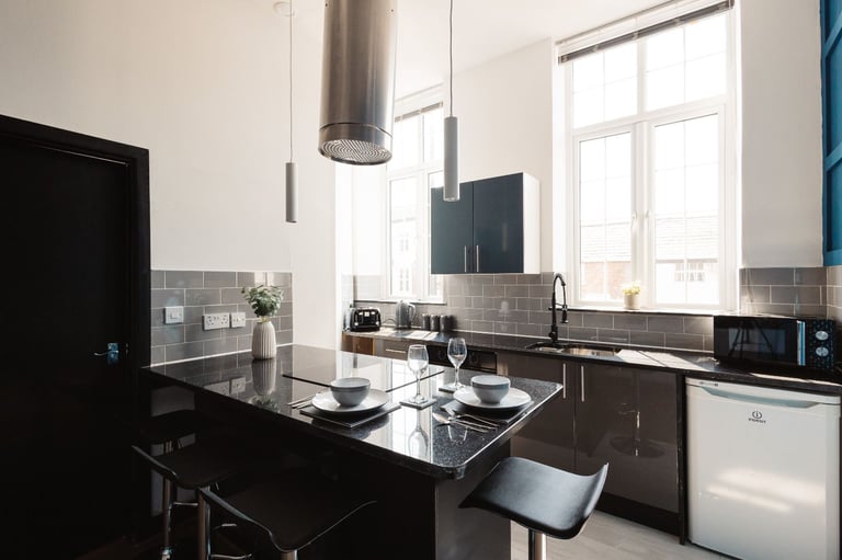 Short Term Let in Warrington | Town Centre | Parking
