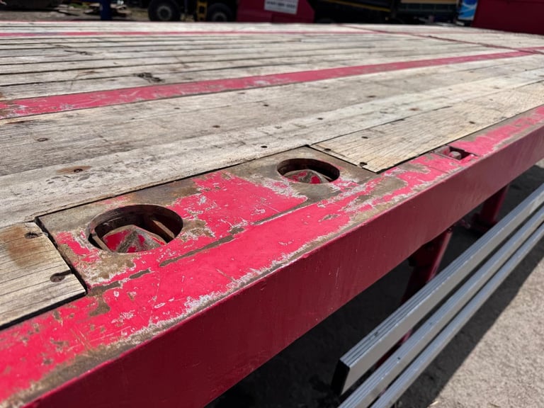 Crane Flat bed extender trailer 43ft closed 