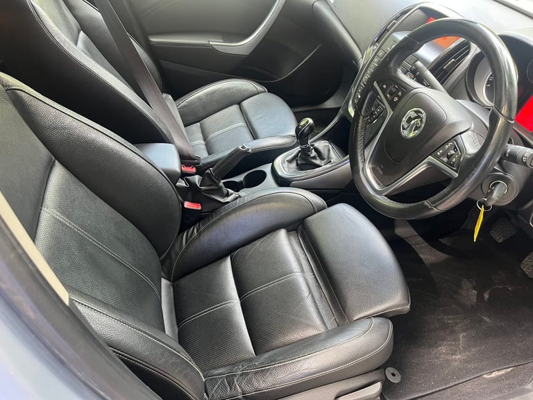 2014 Vauxhall Astra ELITE CDTI S/S ESTATE 6 SPEED MANUAL. Estate Diesel Manual