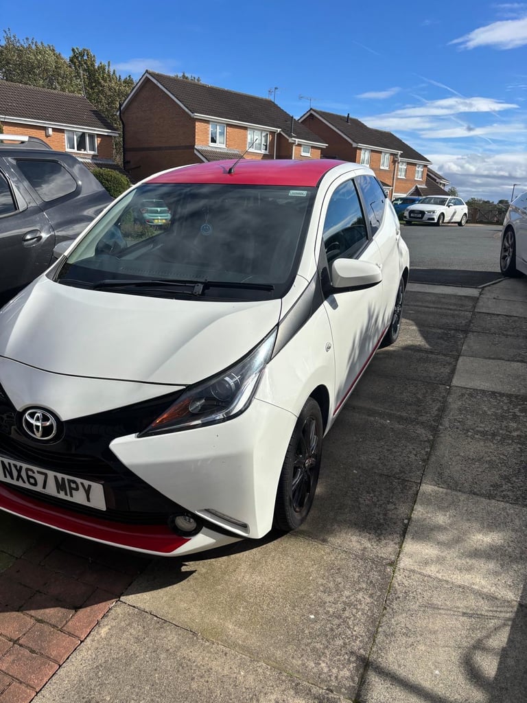 Toyota, AYGO, Hatchback, 2017, Semi-Auto, 998 (cc), 5 doors