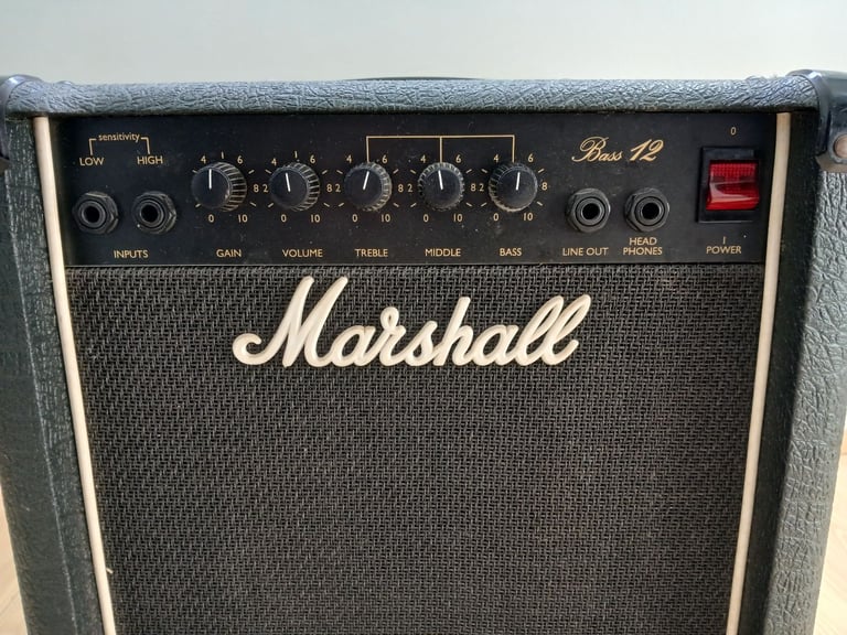 Marshall Bass 12 5501 Vintage 80's Guitar Amplifier