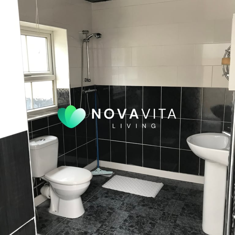 Supported Living Rooms Homeless, DSS, No rent HMO - Service charge Emergency Temporary Ref 255