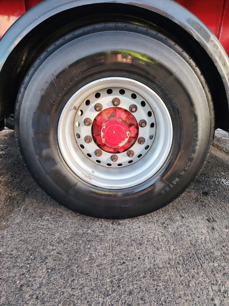 Flat trailer Dennison drum brakes Extendable Other