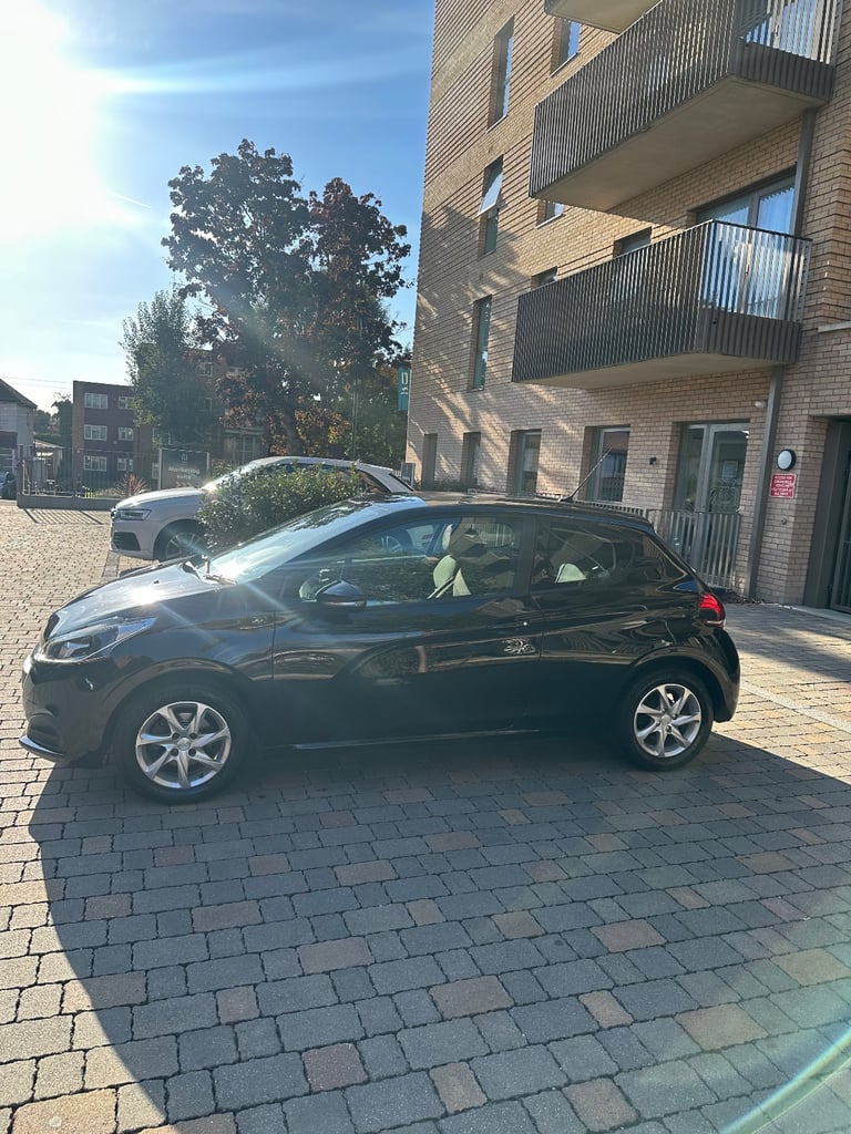 Peugeot, 208, Hatchback, 2015, Manual, 1199 (cc), 3 doors