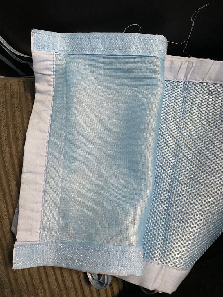 Cot bumper Blue mesh 
