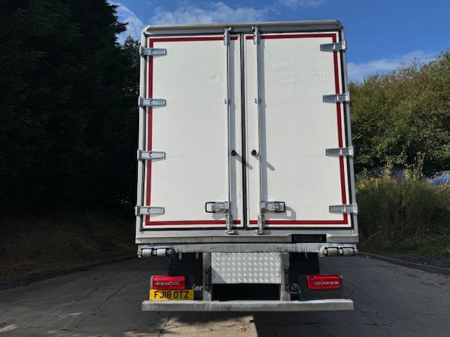 2018 18 DAF LF 230 E6 25ft fridge box Carrier diesel freezer side door bulk head