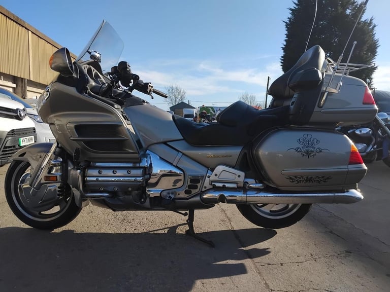 2002 02 HONDA GL 1800 A-2 GOLDWING LUXURY CRUISER TOURING TOURER GOLD WING