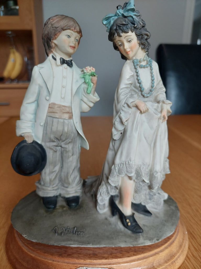 image for A Belcari capodimonte 1984 Dear Arnart Boy & Girl figurine