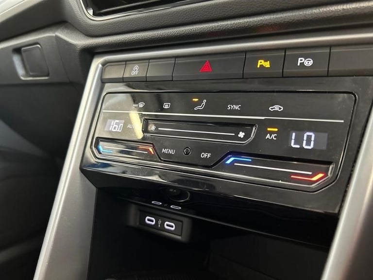 2022 Volkswagen T-Roc T-Roc 1.5 TSI Life 150PS MANUAL Hatchback Petrol Manual