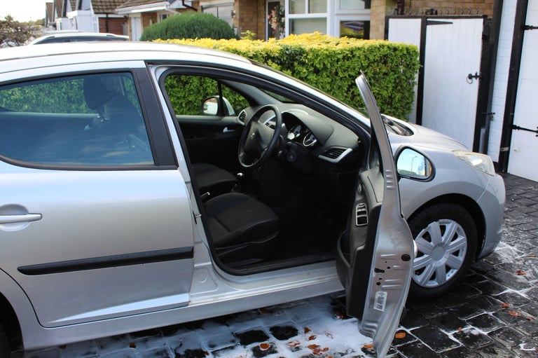 Peugeot, 207, Hatchback, 2009, Manual, 1360 (cc), 5 doors