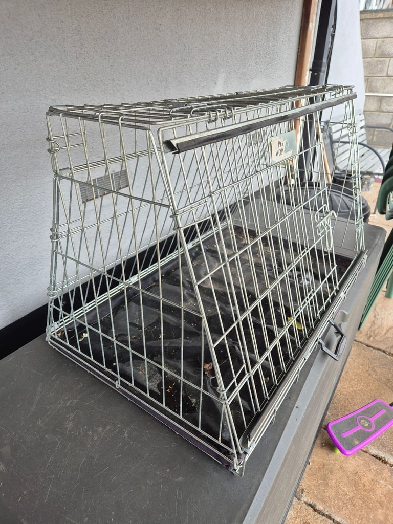 Animal / Dog Cage (Car Boot Shape)