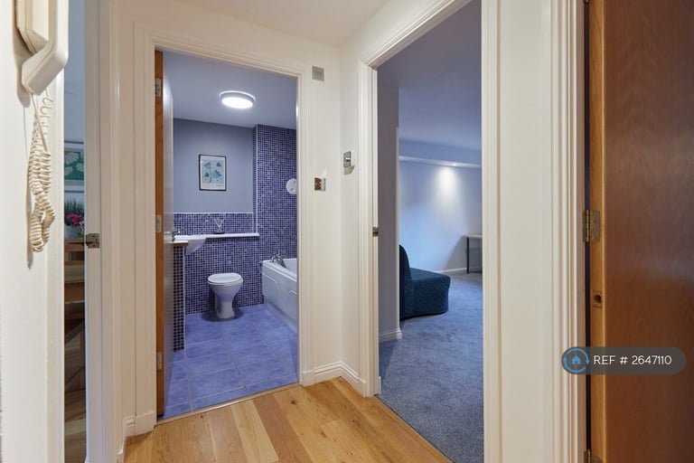 2 bedroom flat in Tytler Court, Edinburgh, EH8 (2 bed) (#2647110)