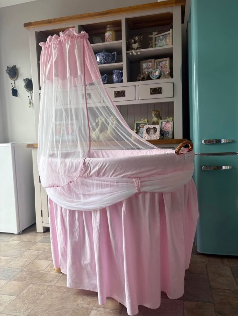 image for Crib Moses Basket 